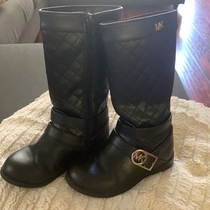 Girls boots